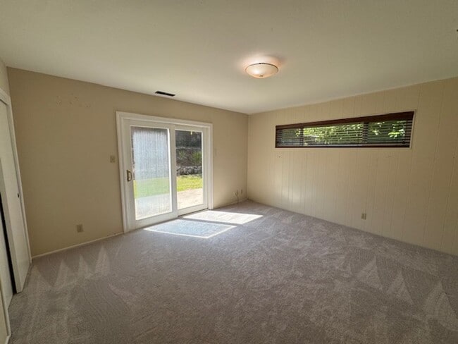 Building Photo - 4 bedroom Moraga home is now available for...