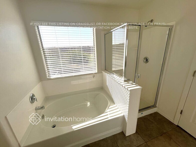 Building Photo - 17532 N 185th Ln