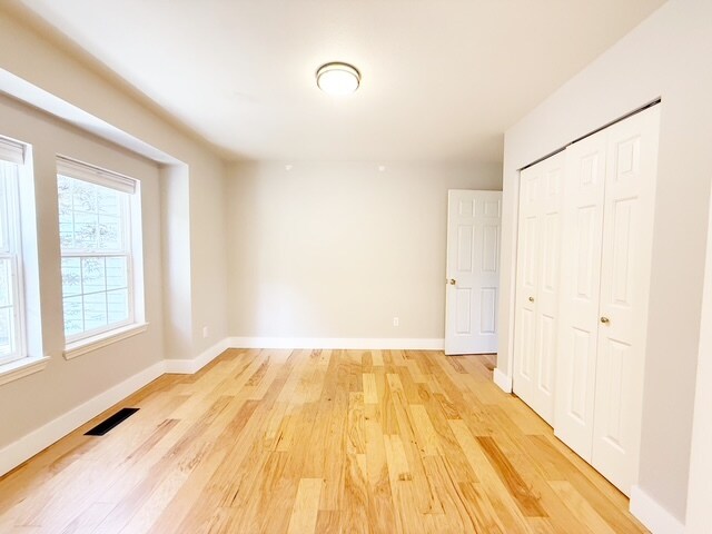 Building Photo - 1128 NW Thornwood Cir