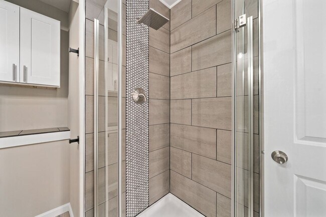 Building Photo - 741 Sullivant Ave