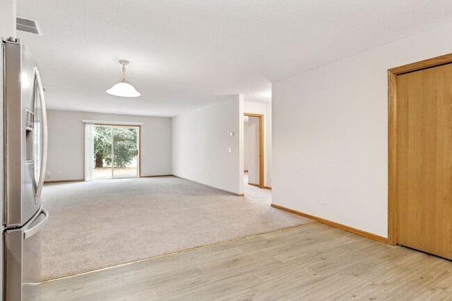 Building Photo - New Stainless Steel Appliances