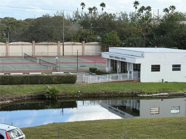 Building Photo - 8135 Sunrise Lakes Blvd