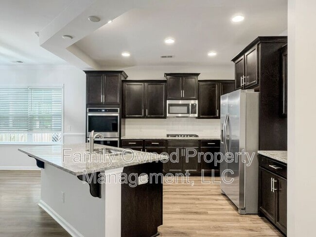 Building Photo - 603 Pendleton Dr