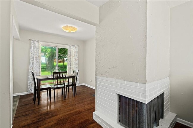 Building Photo - Adorable Three Bedroom Ranch in Overland Parkh