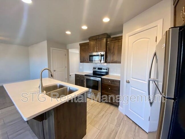 Building Photo - 3132 S Relic Ridge Dr