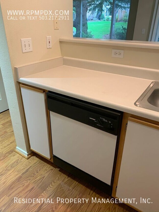 Building Photo - Orchard Hill Condo in the Heart of Tualatin!