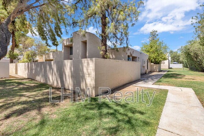 Building Photo - 930 S Dobson Rd