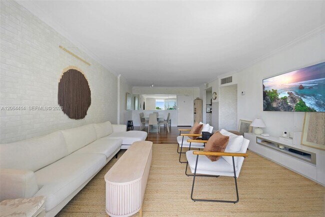 Building Photo - 10275 Collins Ave