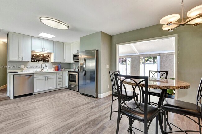 Building Photo - 781 Little Pine Dr