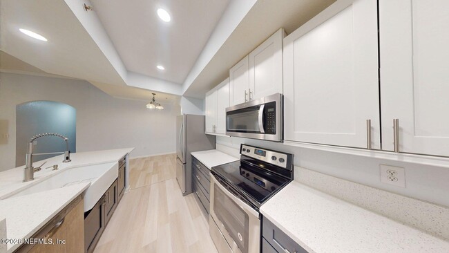 Building Photo - 10075 Gate Pkwy N