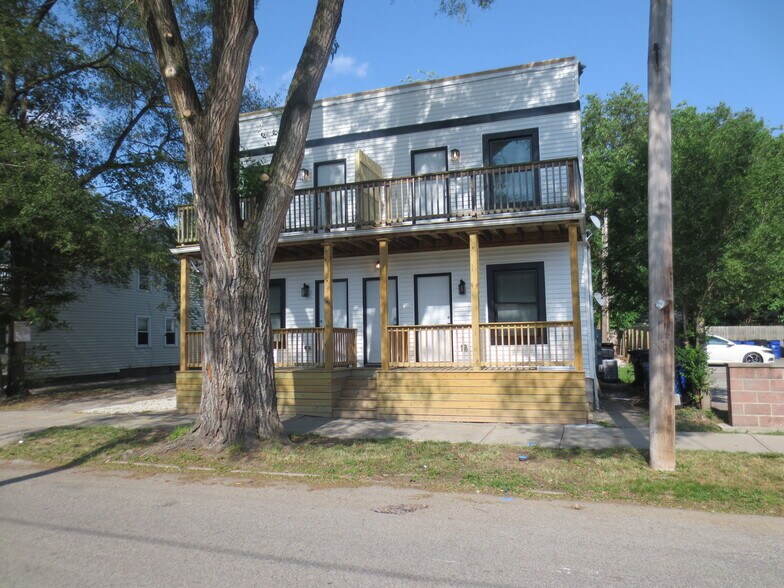 Building Photo - 1959 W 58th St
