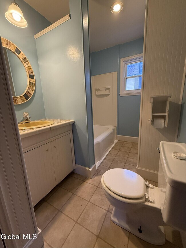 Building Photo - 30 Lexington Ave