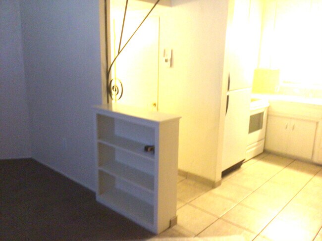 Building Photo - 4752 E 2nd St