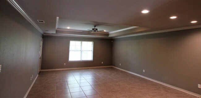 Building Photo - Beautiful 2 Bedroom, 2 Bathroom Townhome in South Tyler – Whitehouse ISD!