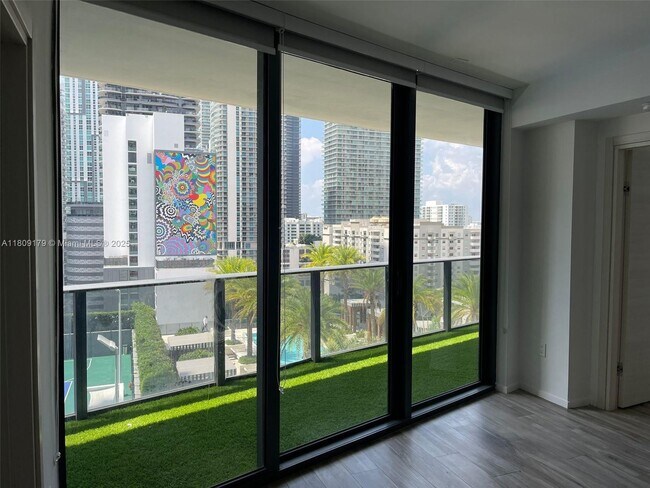 Building Photo - 801 S Miami Ave