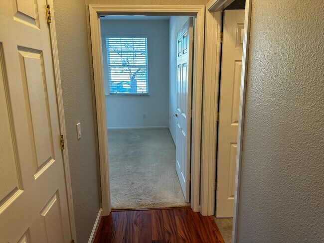 Building Photo - 575 Quindell Way