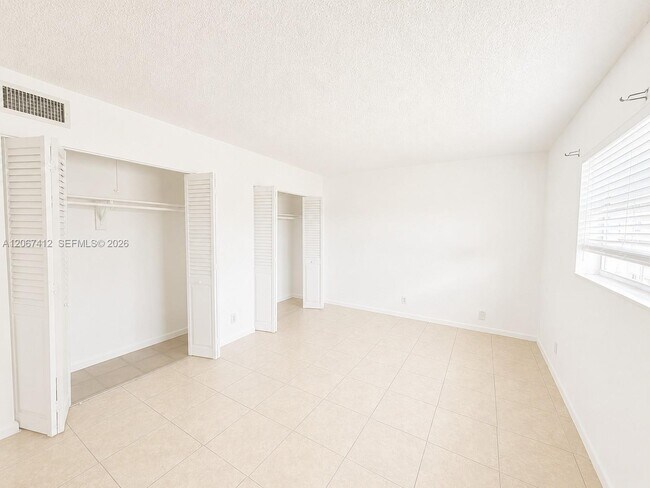 Building Photo - 2521 Pierce St
