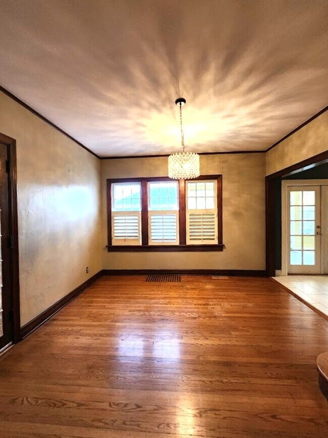 Building Photo - 3 Bed 2.5 Bath Plus ADU in Gatewood Add NW OKC