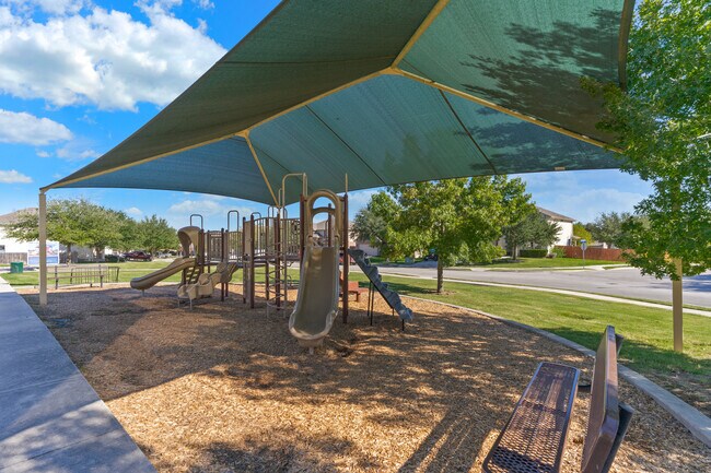 Building Photo - Spacious 4-Bed Home with Island Kitchen, Private Patio & Fenced Yard in Schertz