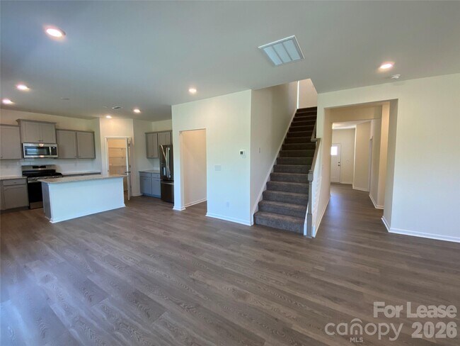 Building Photo - 1326 Harleston St