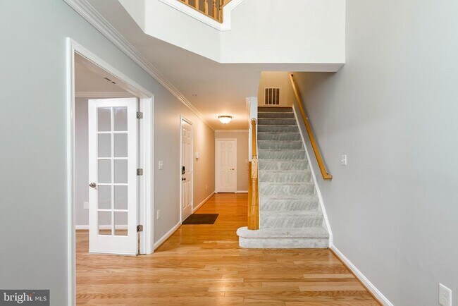 Building Photo - 205 Ridgepoint Pl