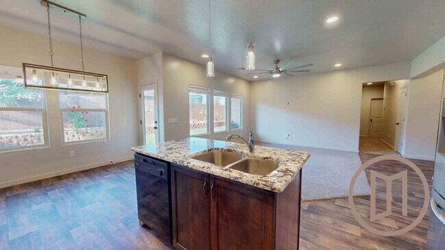 Building Photo - Beautiful home in Little Valley