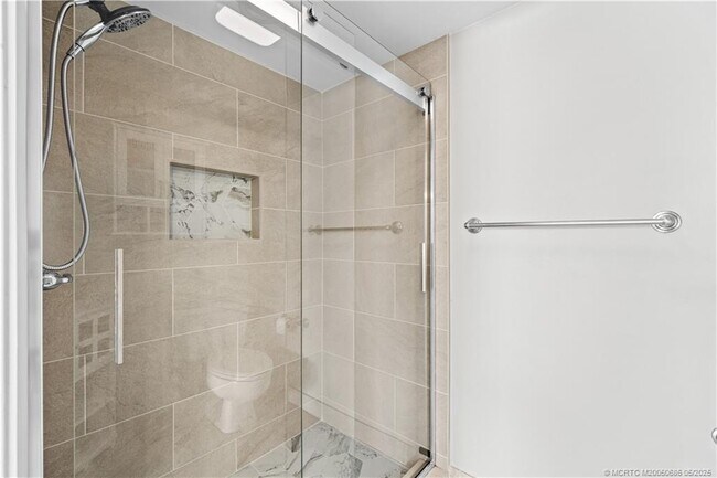 Building Photo - 1001 Sabal Ridge Cir
