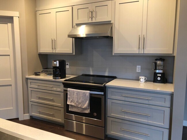 Building Photo - 2018 New Construction Your Home Away From Home