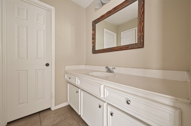 Building Photo - 14703 Stanbridge Dr