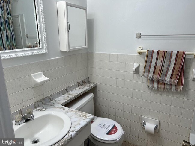 Building Photo - 213 Alnus St