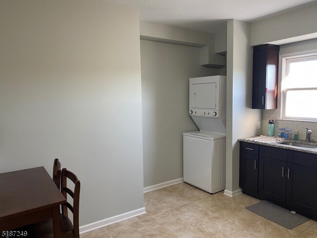 Building Photo - 1280 Springfield Ave