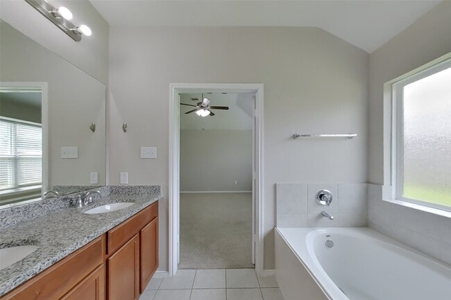 Building Photo - 13702 Sun Bear Ct