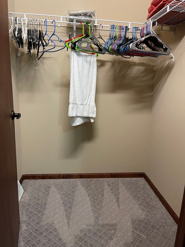 Building Photo - 113 Alton Dr