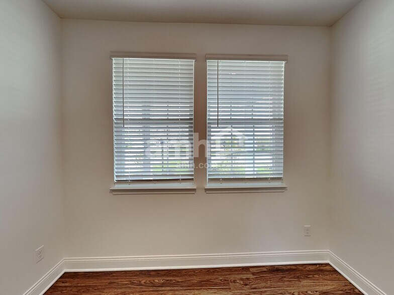 Building Photo - 969 Castor Dr