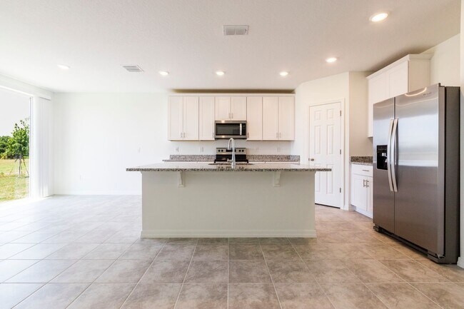 Building Photo - 4/3  Lawson Dunes in Haines City