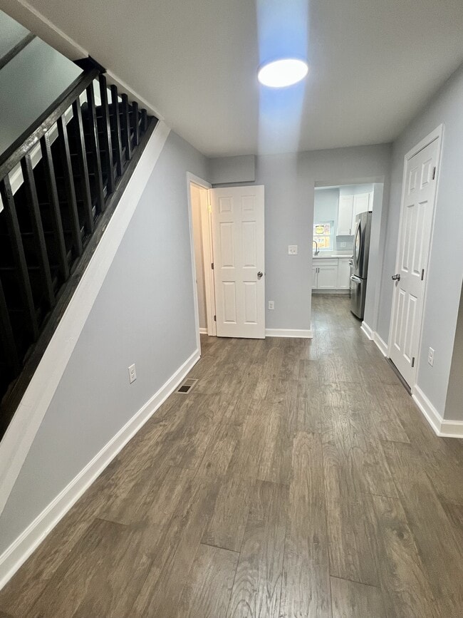 Building Photo - 1212 W Lombard St