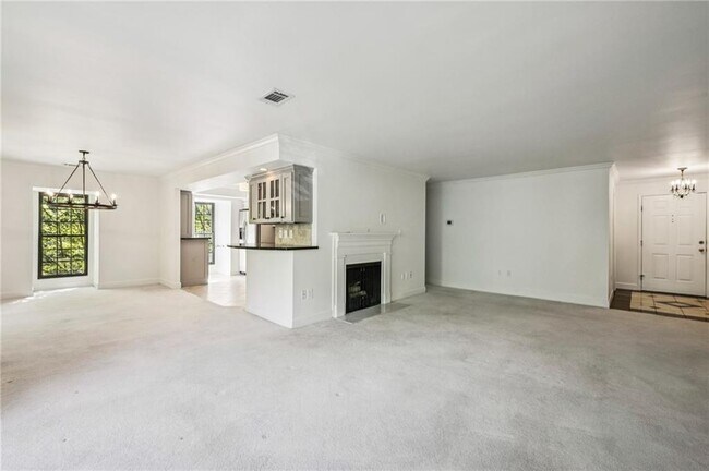 Building Photo - 25316 Plantation Dr NE