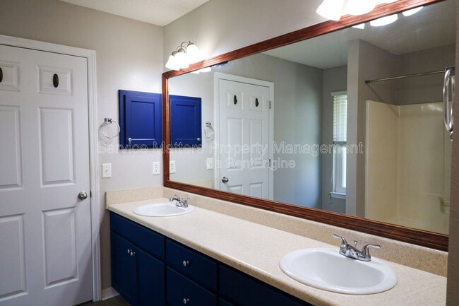 Building Photo - 5079 Cocoa Dr