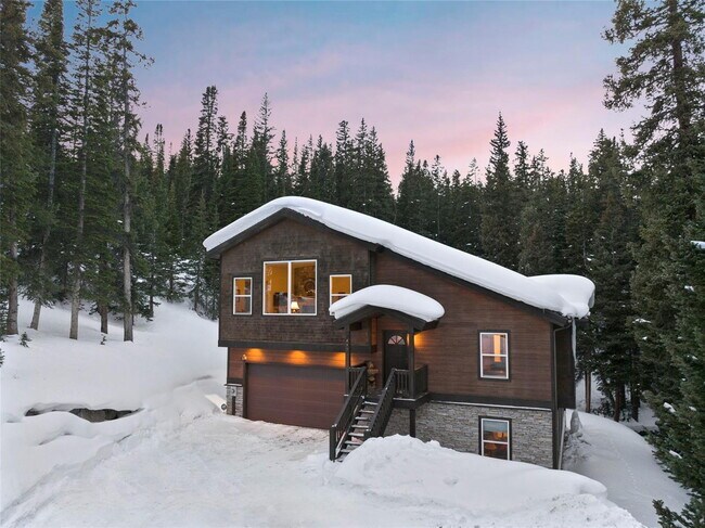 Building Photo - "Luxurious 3-Bed Sanctuary in Breckenridge...