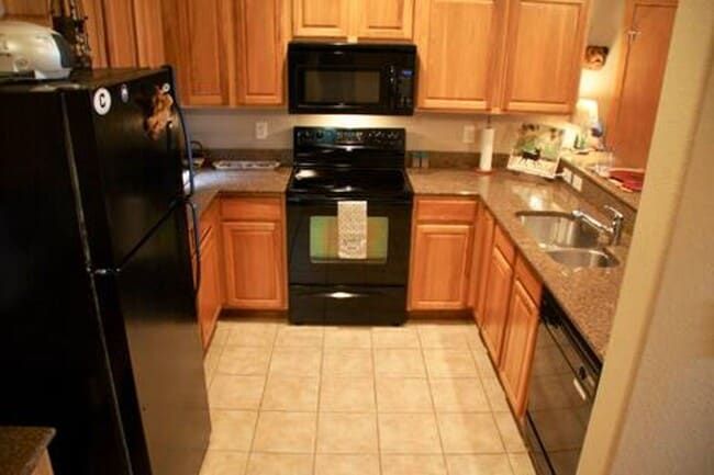 Building Photo - Long Term or Seasonal: Warm inviting condo for your family in the Colorado Rocky Mountains with a...