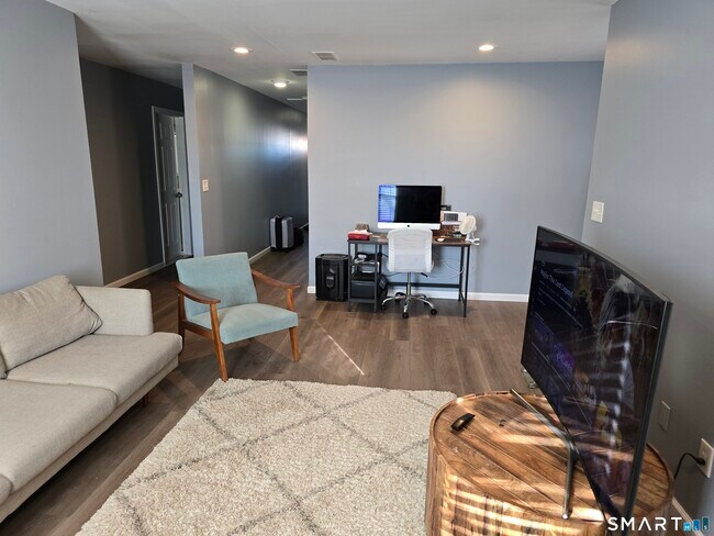 Building Photo - 90 Bond St