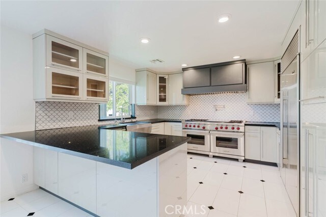 Building Photo - 7305 Verdugo Crestline Dr