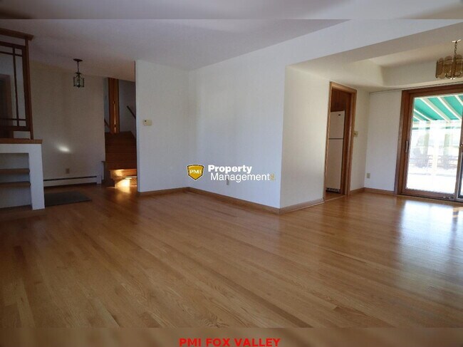 Building Photo - Beautiful Home Appleton