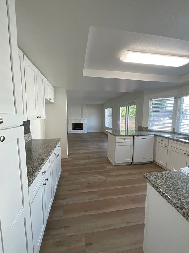 Building Photo - 4 Bedroom 3 Bath 2 Story Home With Family ...