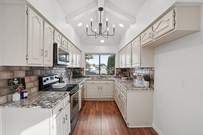Building Photo - 6500 Spur Ranch Ct