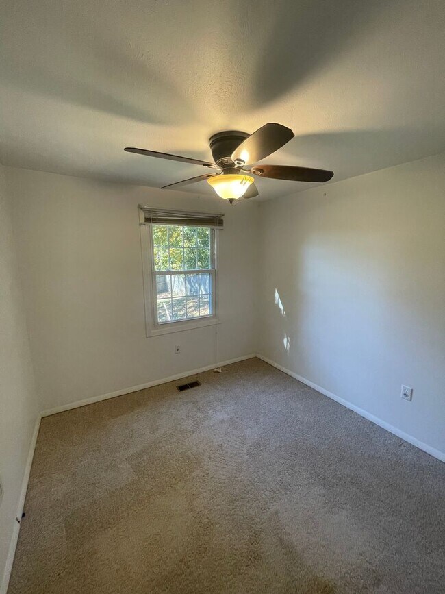 Building Photo - 7964 Covington Ave