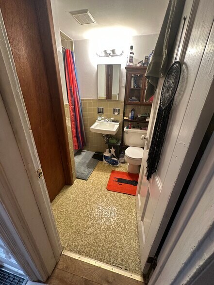 Building Photo - 103 Front St