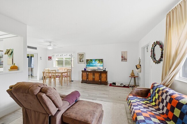 Building Photo - 374 Tuscany Ln