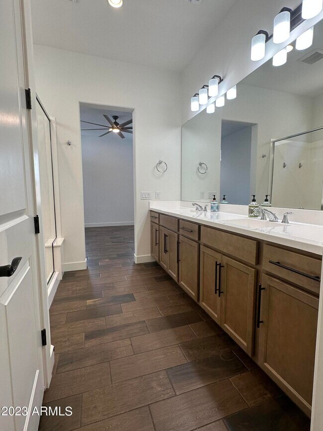 Building Photo - 11551 N Luckenbach St