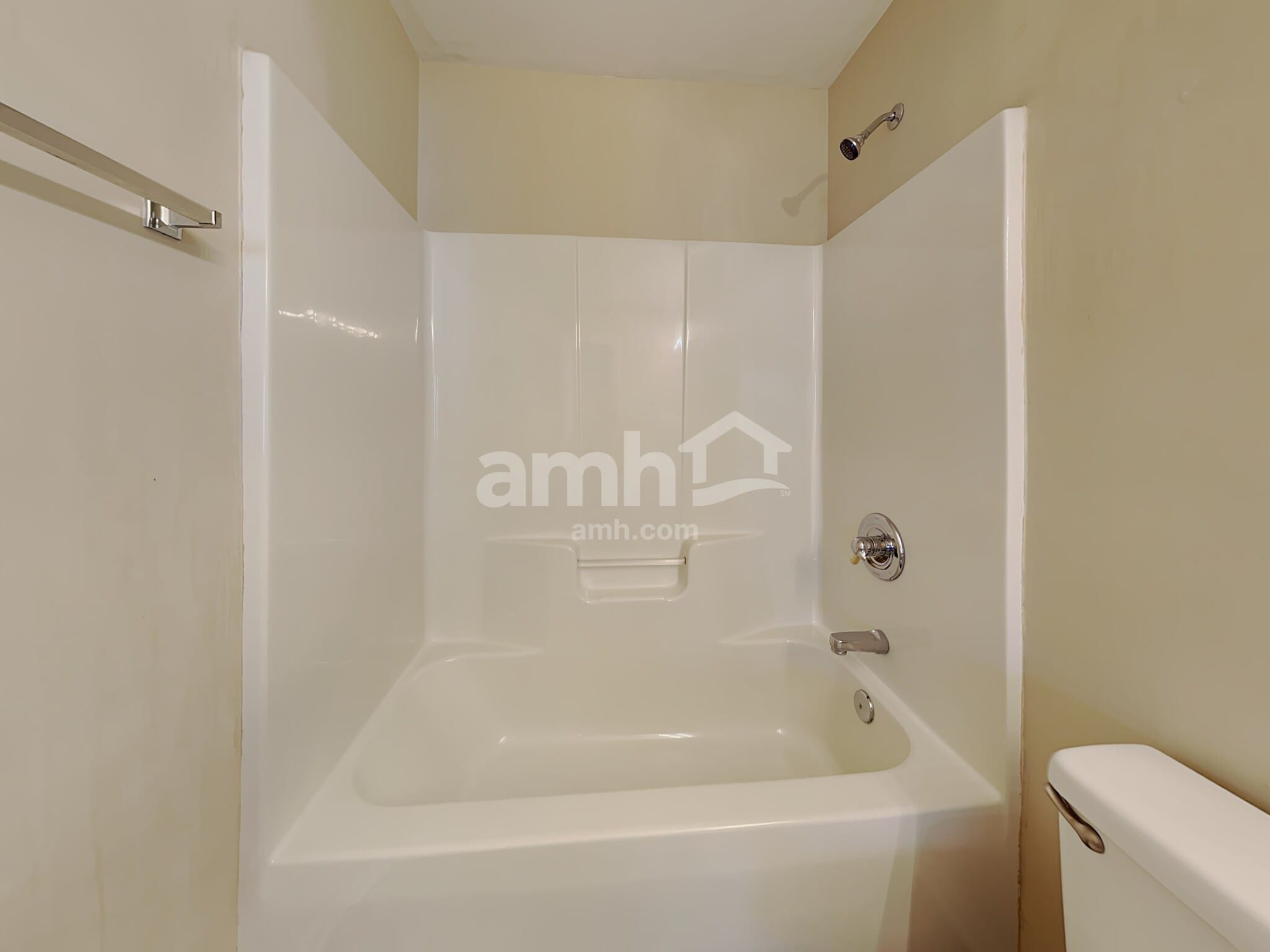 Building Photo - 4388 Kelso Dr